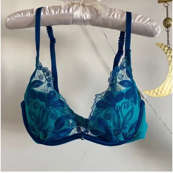🪞 NEW VS embroidered trim push up bra 32b Victoria’s Secret